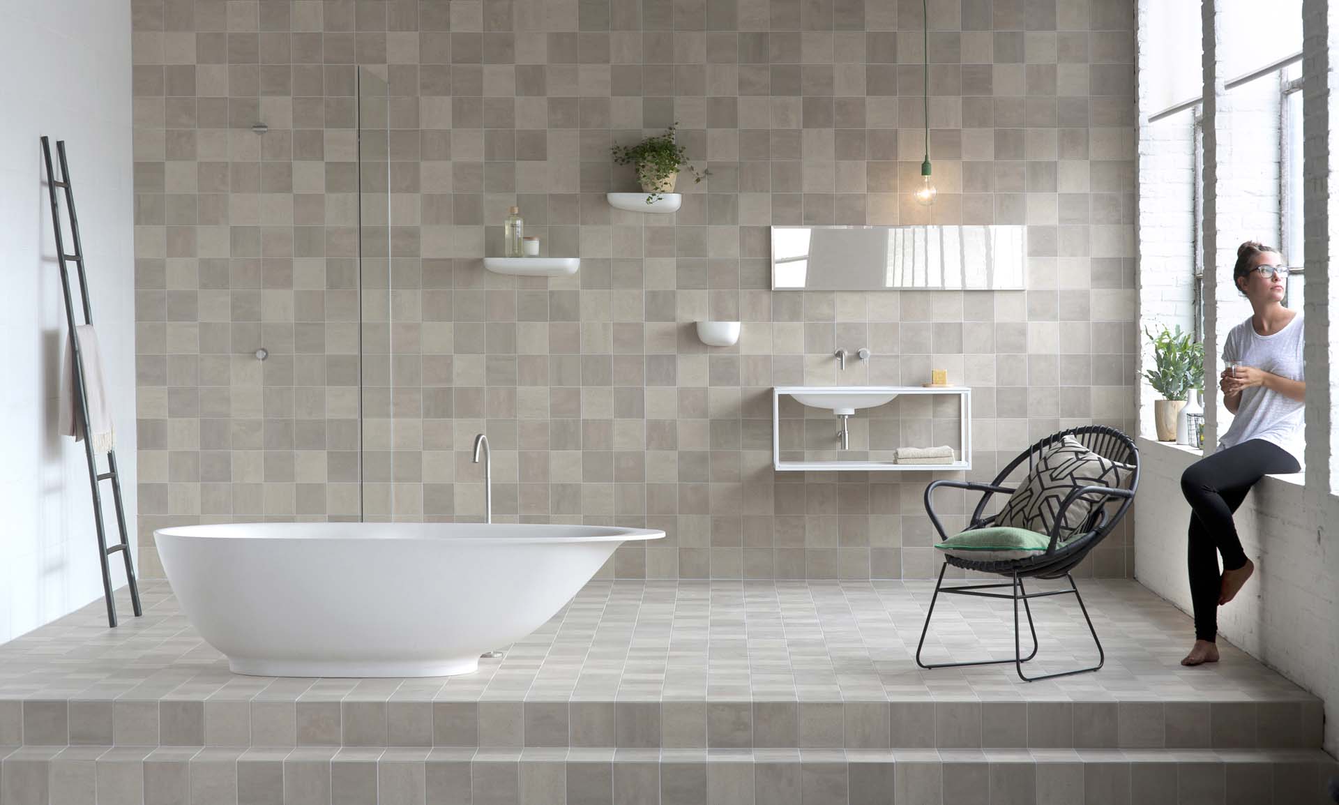 Badkamer betegelen uw douche laten tegelen Van Doesburg